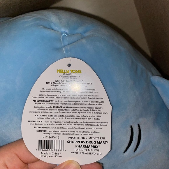 Canadian exclusive Rey the shark squishmallow - Picture 3 of 4